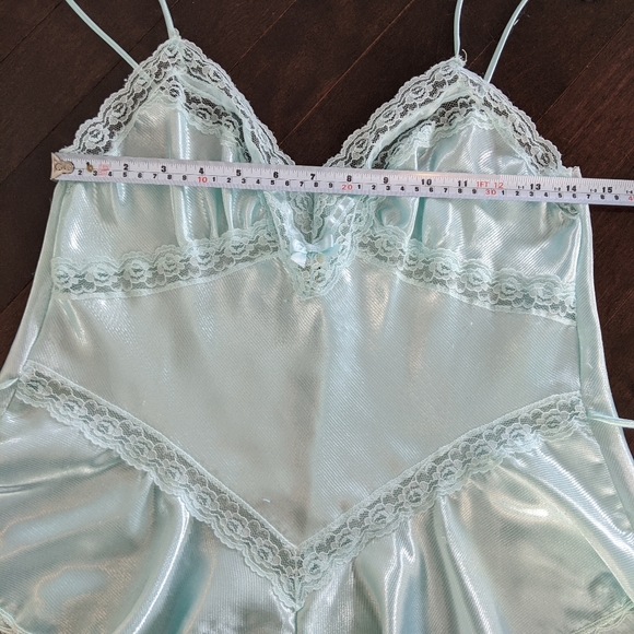 Vintage satin and lace teddy - Picture 10 of 16